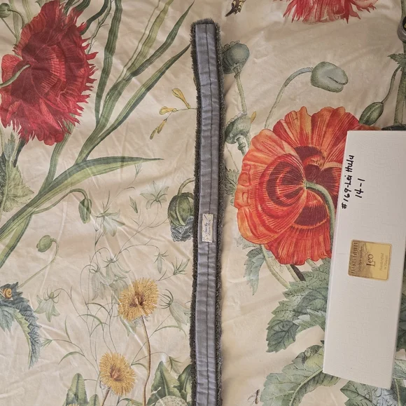 Beautiful Hawaiian Handmade Feather Hat Band - Picture 5 of 8